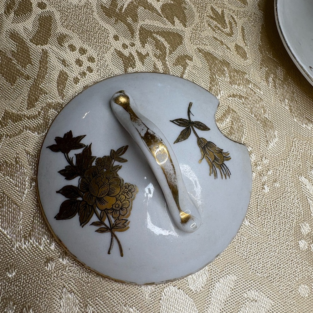 Vintage Porcelain Sugar Bowl Set,Complete With Lid And Matching Small Spoon. - Picture 6 of 11